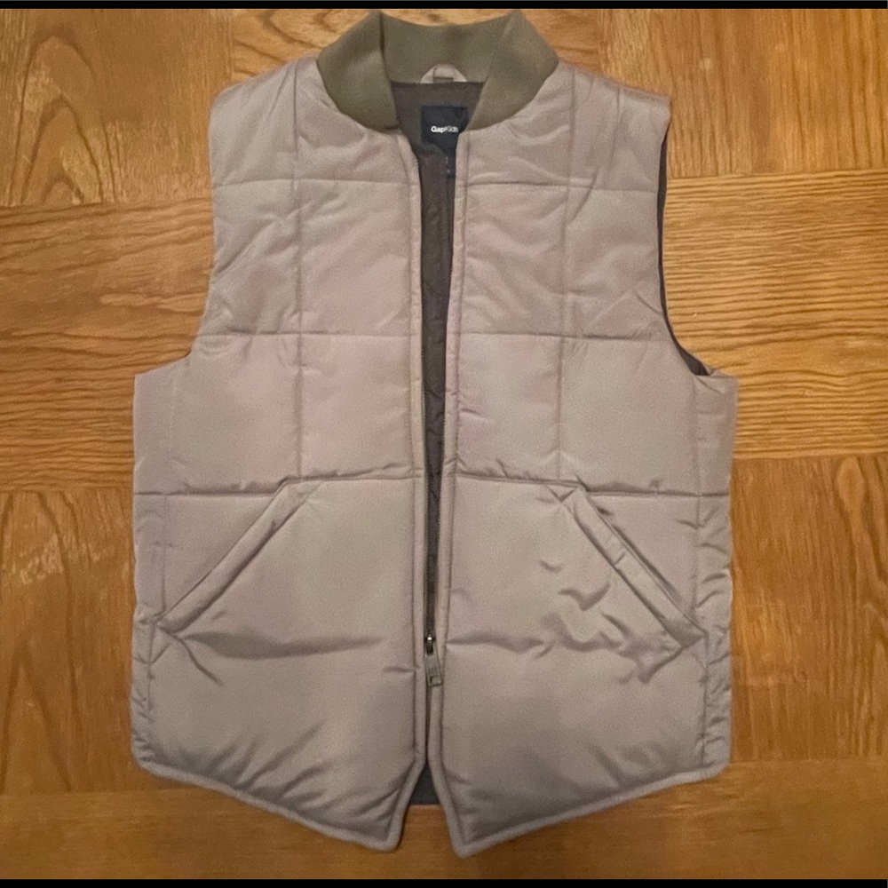 GapKids  Boys Puffer Vest Medium 8